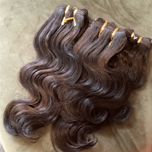 New weave hair extensions - Picture 3 of 3